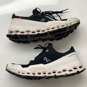 On running trail running sneakers